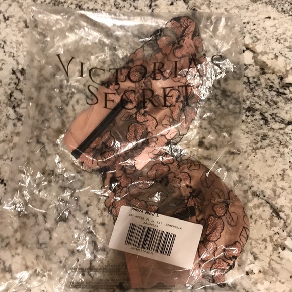 Victoria’s Secret -NWT - Very Sexy unlined bra - L - Picture 4 of 6